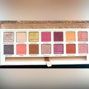 Sigma Cor-De-Rosa eyeshadow palette